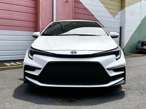 Used 2024 Toyota Corolla SE FWD image 3