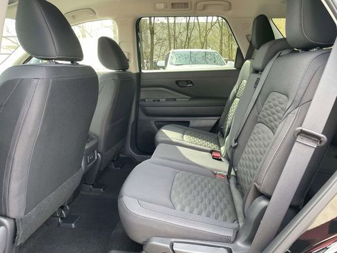 New 2026 Nissan Pathfinder S image 10