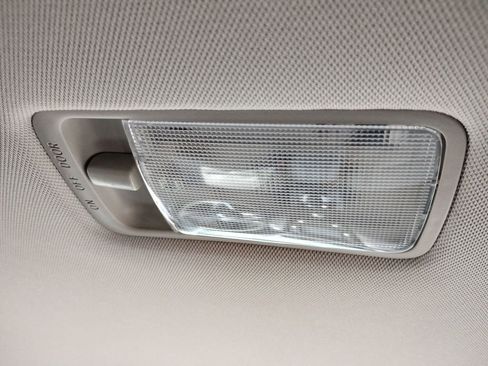 Used 2017 Nissan Rogue SL FWD image 36