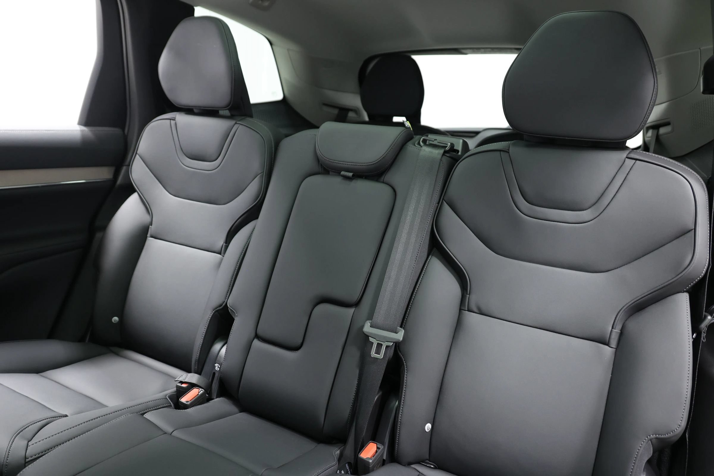 Used 2025 Volvo EX90 Plus AWD/4WD image 3