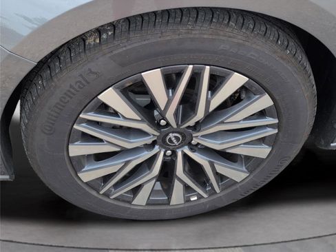 Used 2025 Nissan Altima 2.5 SV FWD image 33