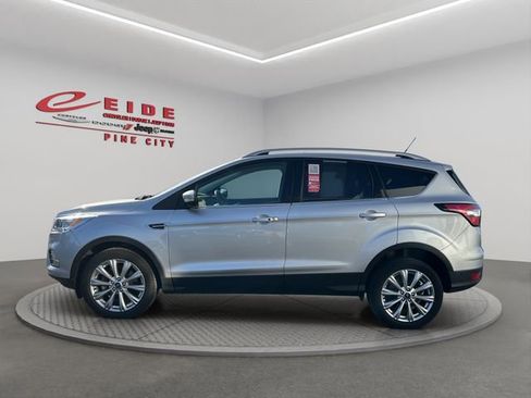 Used 2018 Ford Escape Titanium image 2