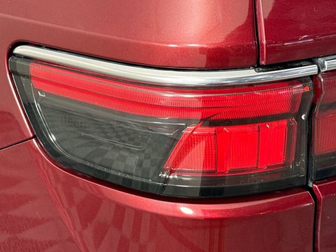 Used 2023 Jeep Wagoneer L Series II image 35