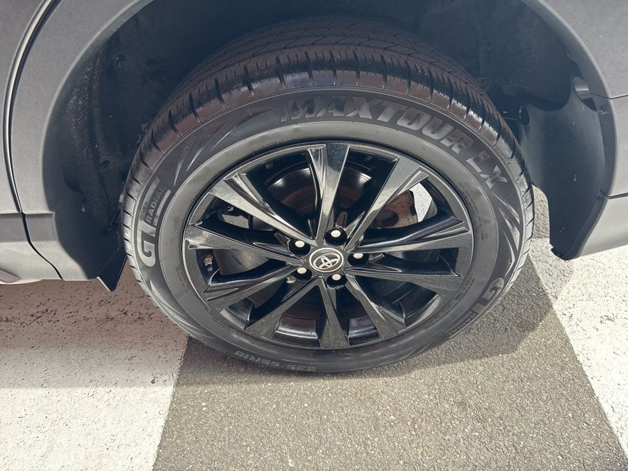 Used 2018 Toyota RAV4 XLE AWD/4WD image 14