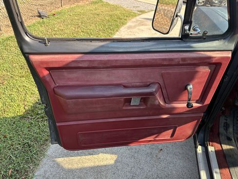 Used 1987 Dodge D/W Truck 100 RWD image 11
