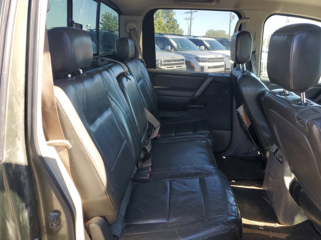 Used 2004 Nissan Titan LE w/ (OF1) LE Off-Road Pkg AWD/4WD image 17