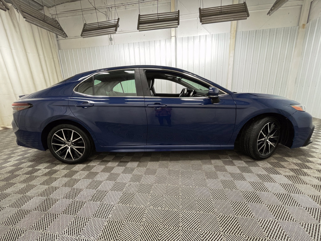 Used 2024 Toyota Camry SE FWD image 14