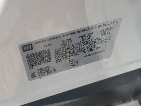 Used 2026 Chevrolet Equinox LT FWD image 30