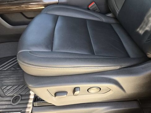 Used 2025 Chevrolet Silverado 1500 LT Trail Boss w/ Convenience Package II AWD/4WD image 24