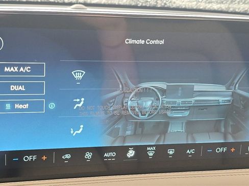 Used 2025 Lincoln Corsair Grand Touring w/ Jet Appearance Package image 19