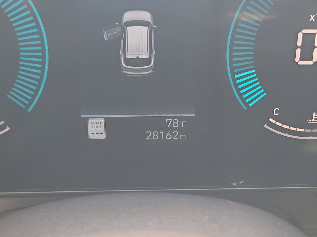 Used 2025 Hyundai Kona SEL AWD/4WD image 28