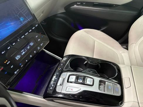 Used 2024 Hyundai Tucson Limited image 19