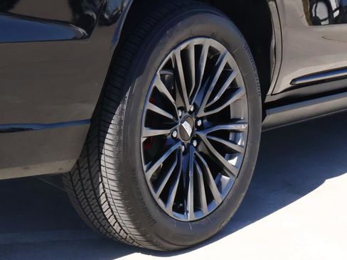 Used 2023 Cadillac Escalade V w/ LPO, ONYX Package image 12