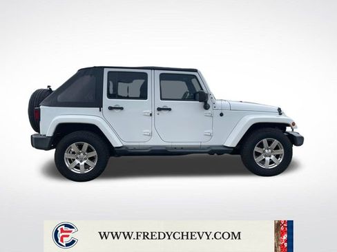 Used 2015 Jeep Wrangler Unlimited Sahara image 6
