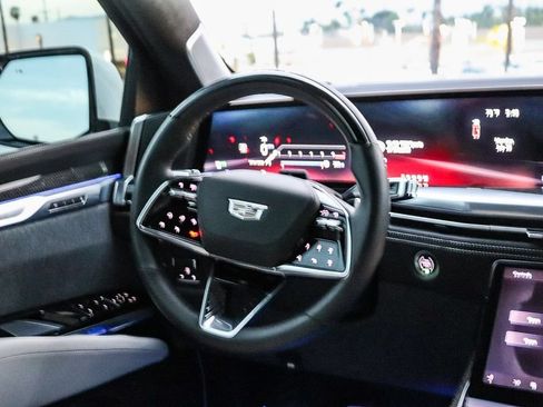 Used 2025 Cadillac Escalade V AWD/4WD image 17