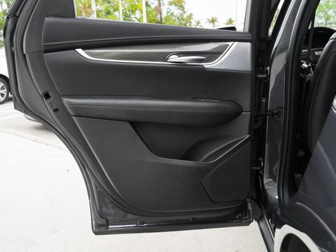 Used 2023 Cadillac XT5 Sportv w/ Technology Package image 31