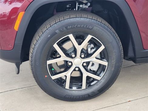 New 2025 Jeep Grand Cherokee Limited image 8