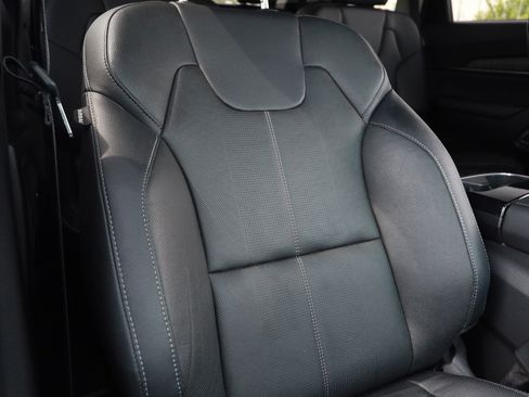 Used 2024 Kia Telluride EX w/ EX Captain's Chair Package FWD image 33