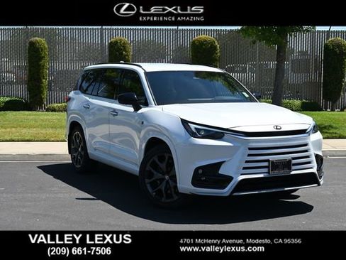 New 2026 Lexus TX 500h AWD image 1