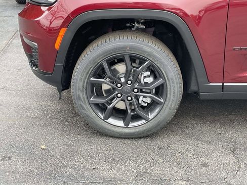 New 2025 Jeep Grand Cherokee L Limited w/ Trailer Tow Package image 11