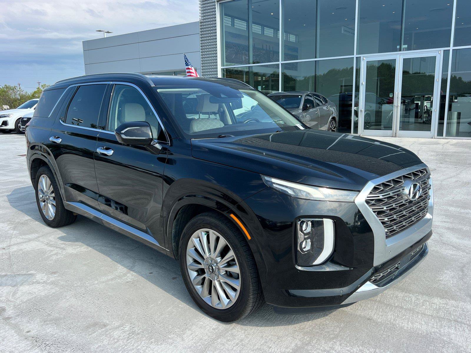 Used 2020 Hyundai Palisade Limited FWD image 3
