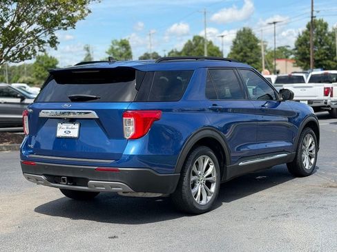 Certified 2023 Ford Explorer XLT w/ Equipment Group 202A RWD image 7