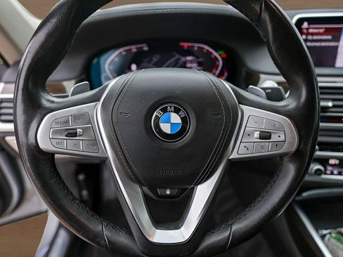 Used 2020 BMW 740i RWD image 12