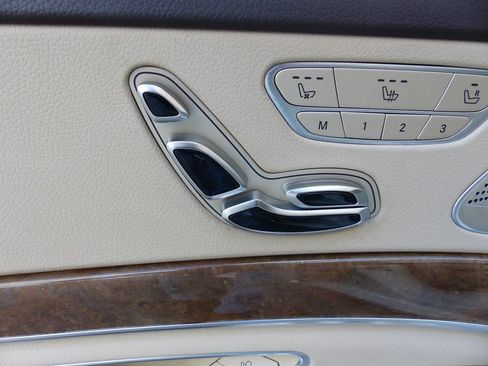 Used 2016 Mercedes-Benz S 550 4MATIC Sedan image 17
