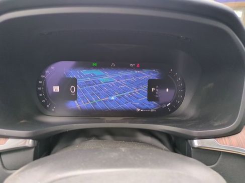 Certified 2025 Volvo S60 B5 Plus AWD/4WD image 16