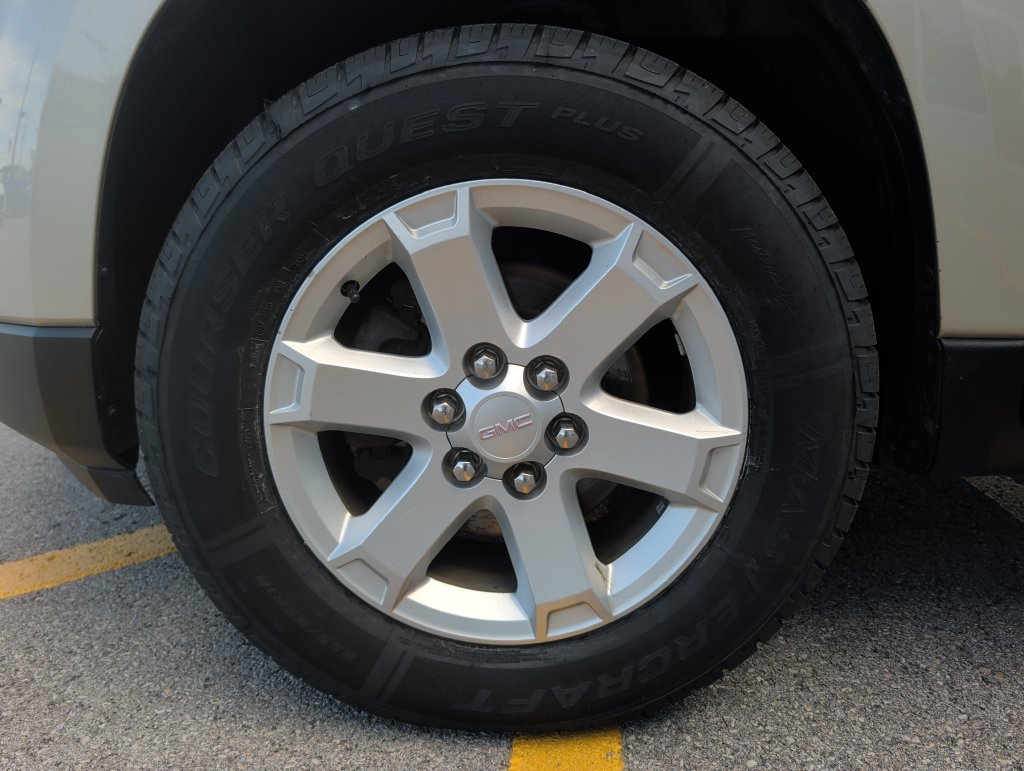 Used 2015 GMC Acadia SLE FWD image 4
