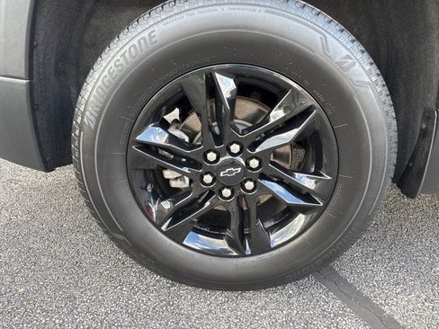Used 2023 Chevrolet Traverse LT FWD image 10