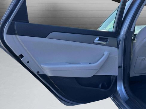 Used 2015 Hyundai Sonata SE image 13