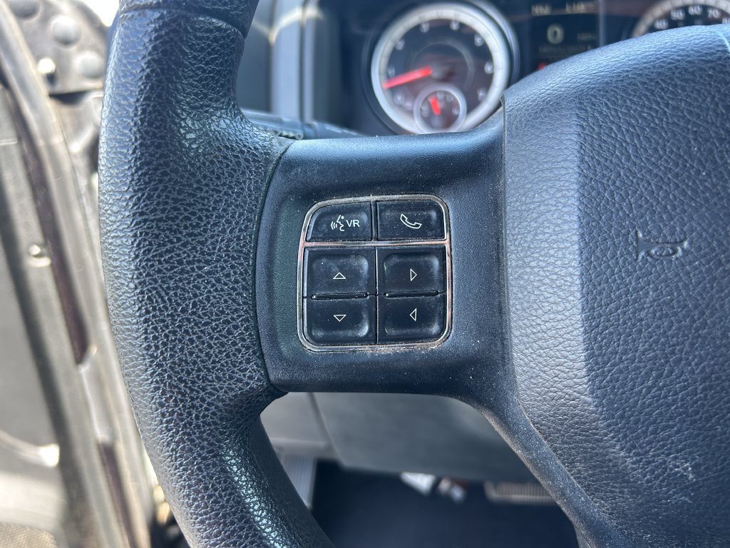 Used 2017 RAM 1500 Classic SLT AWD/4WD image 19