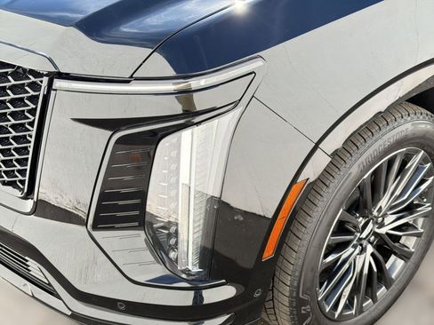 Certified 2025 Cadillac Escalade Sport Platinum image 11