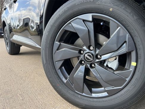 New 2026 Nissan Rogue SV image 7