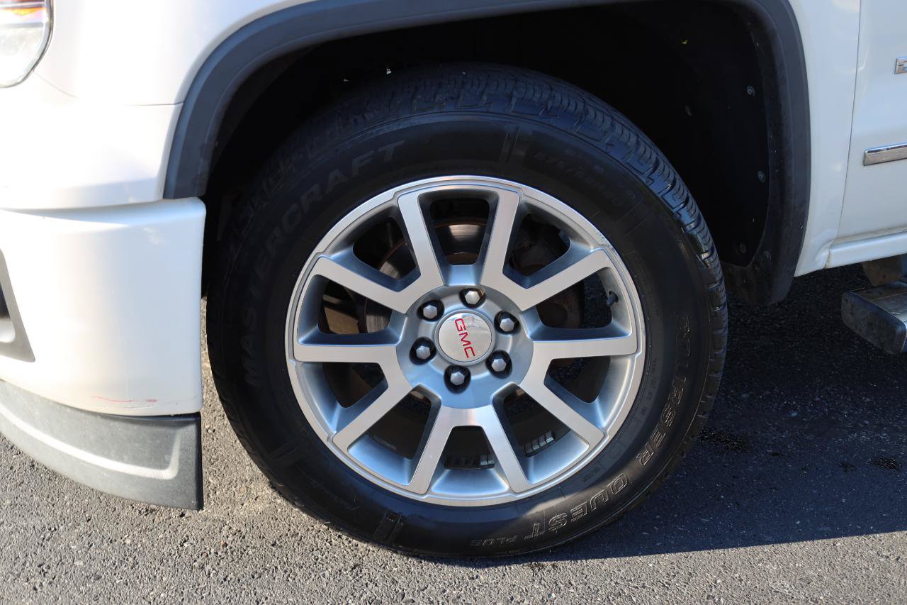 Used 2015 GMC Sierra 1500 Denali w/ Driver Alert Package AWD/4WD image 32