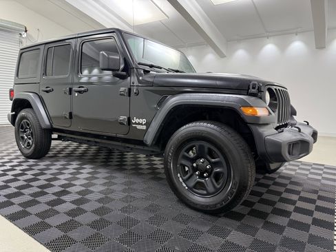 Used 2019 Jeep Wrangler Unlimited Sport image 1