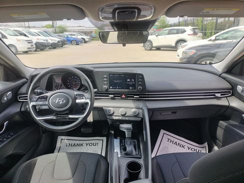 Used 2023 Hyundai Elantra SE image 37