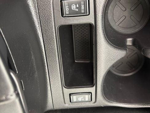 Used 2018 Nissan Rogue SL image 19