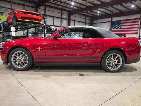 Used 2012 Ford Mustang Premium image 19