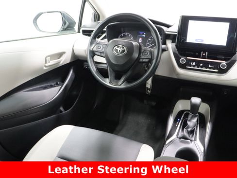 Certified 2025 Toyota Corolla LE image 27