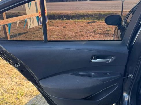 Used 2021 Toyota Corolla LE image 17