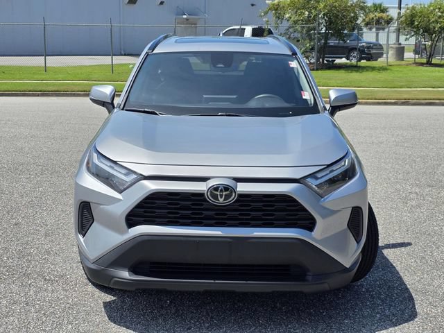 Used 2022 Toyota RAV4 XLE w/ Convenience Package FWD image 2