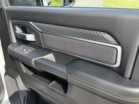 Used 2026 RAM 3500 Big Horn AWD/4WD image 40