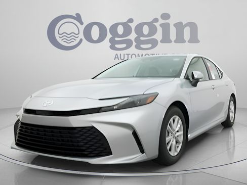 Used 2026 Toyota Camry LE w/ Convenience Package FWD image 32