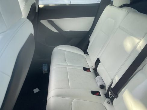 Used 2022 Tesla Model Y Performance AWD/4WD image 6