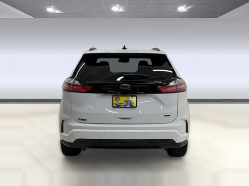 Used 2024 Ford Edge SE w/ Black Appearance Package AWD/4WD image 8