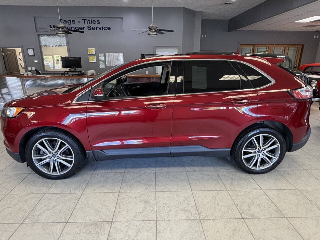 Used 2019 Ford Edge Titanium w/ Cold Weather Package AWD/4WD image 5