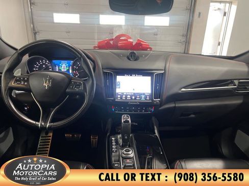 Used 2019 Maserati Levante GranSport image 21