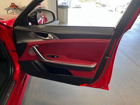 Used 2018 Kia Stinger GT1 RWD image 12